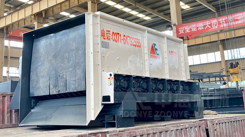 填埋场物料处理机器滚轴筛实地工厂图片